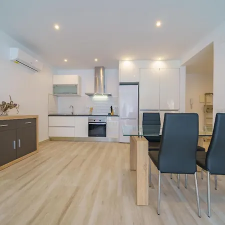 Homeholidaysrentals Music - Costa Barcelona Apartment