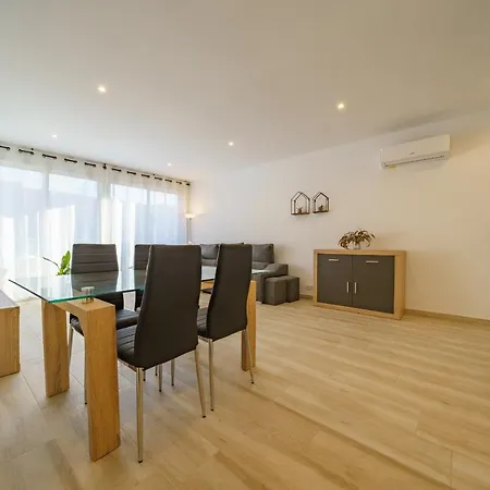 Homeholidaysrentals Music - Costa Barcelona Apartment